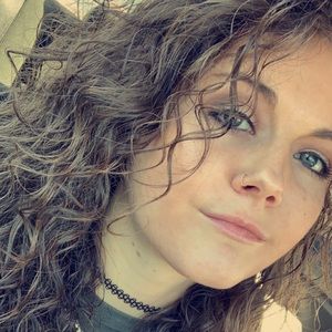 Meet your Posher, Hannah ruth